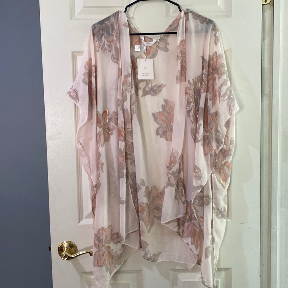 Lauren Conrad floral kimono